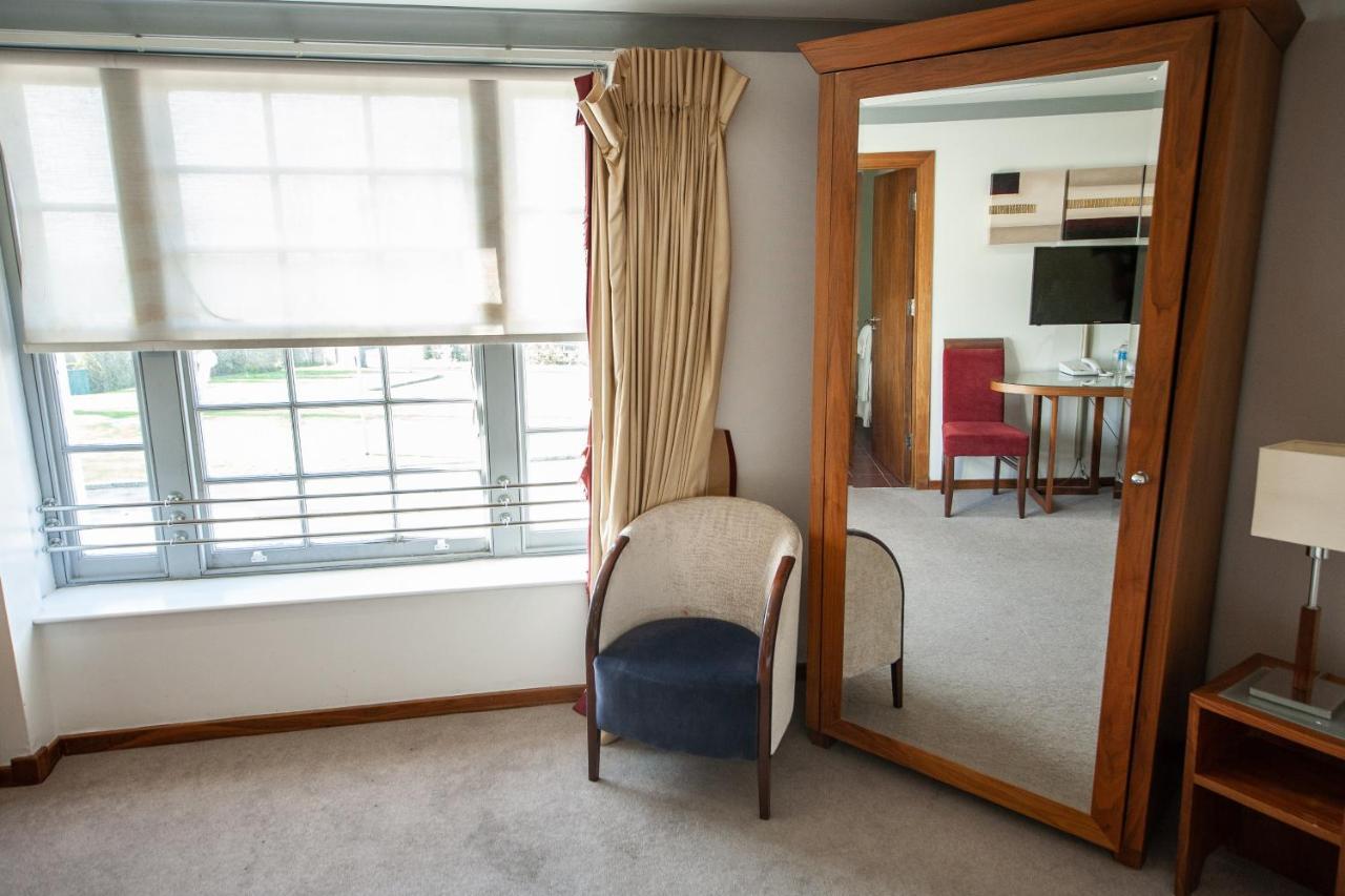 Berwick Manor Hotel Rainham  Eksteriør bilde