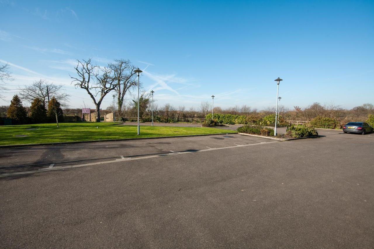Berwick Manor Hotel Rainham  Eksteriør bilde