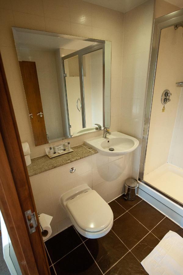 Berwick Manor Hotel Rainham  Eksteriør bilde