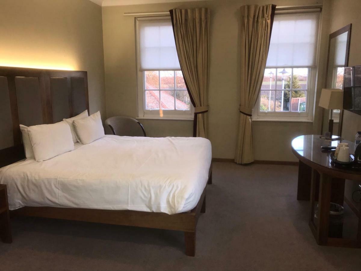 Berwick Manor Hotel Rainham  Eksteriør bilde