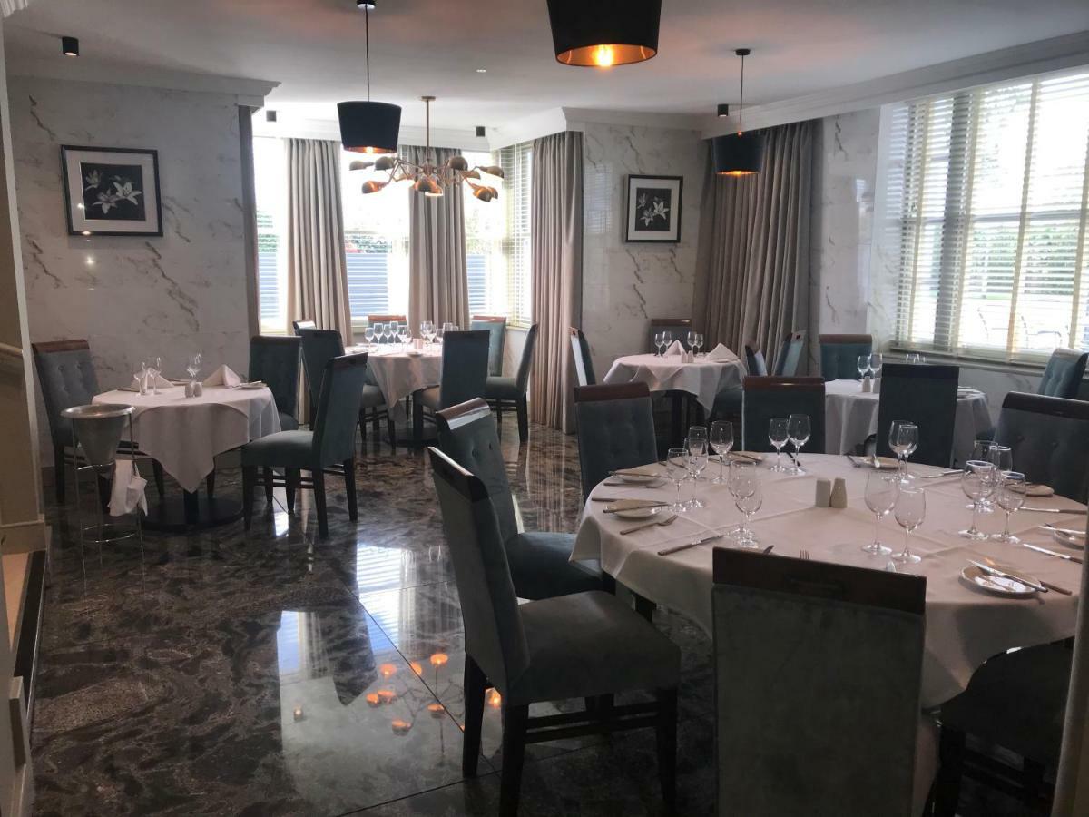 Berwick Manor Hotel Rainham  Eksteriør bilde