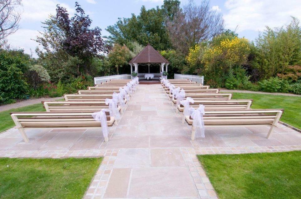 Berwick Manor Hotel Rainham  Eksteriør bilde